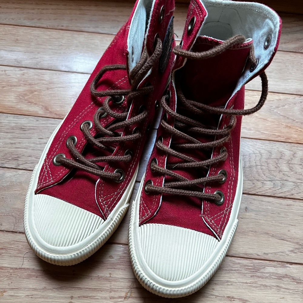 Levi’s Red Canvas Shoes size36